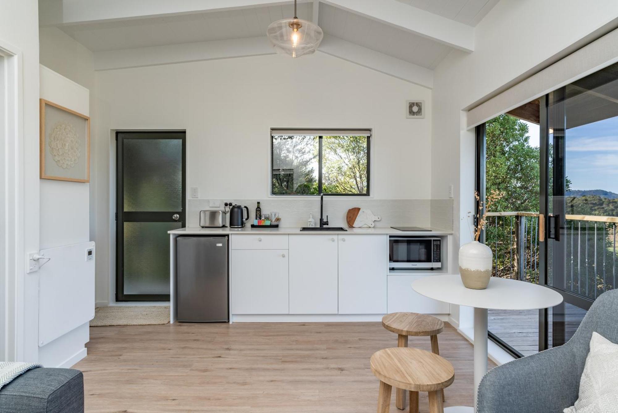 Tui & Nikau Cabins Mangawhai Room photo